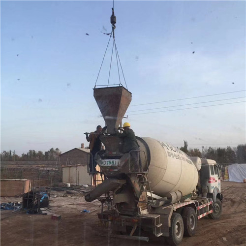 兴隆县“精准瞄准”—— 吊车的 “定位导航” 技术